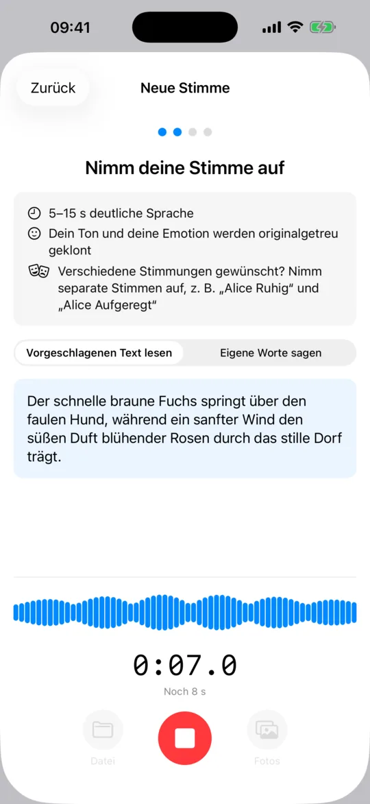 Der Bildschirm „Neue Stimme“ beim Aufnehmen einer kurzen Sprachprobe, mit Live-Wellenform und Timer.